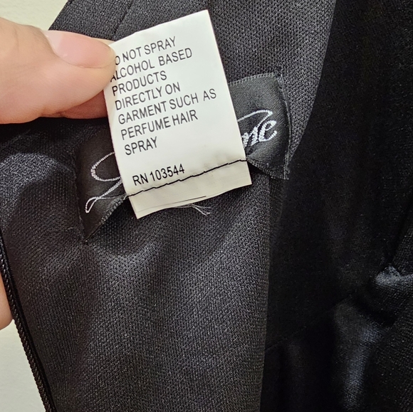 La Femme One-Shoulder Jersey Gown - Picture 9 of 13